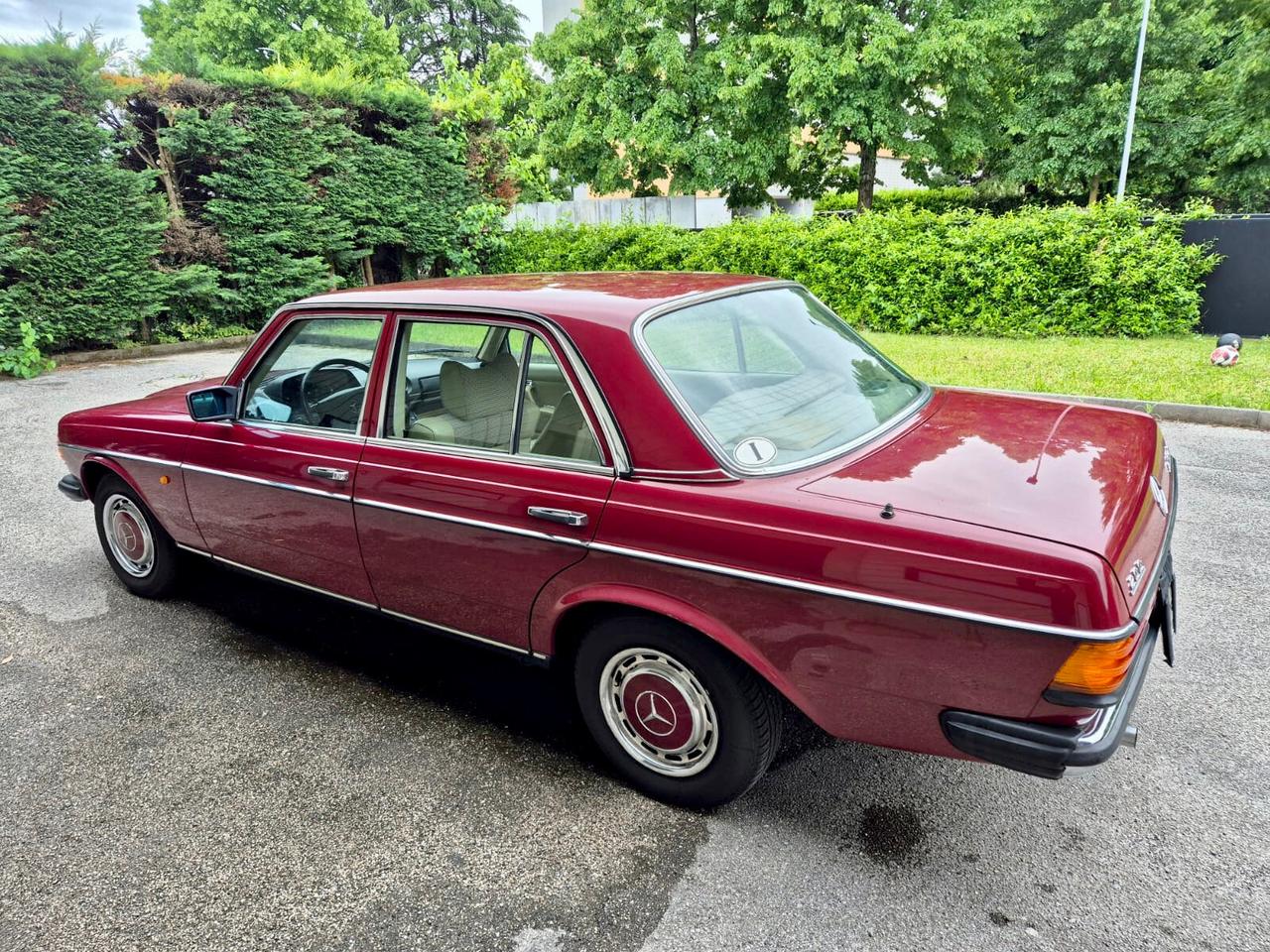 Mercedes-benz 200 AUTOMATIC