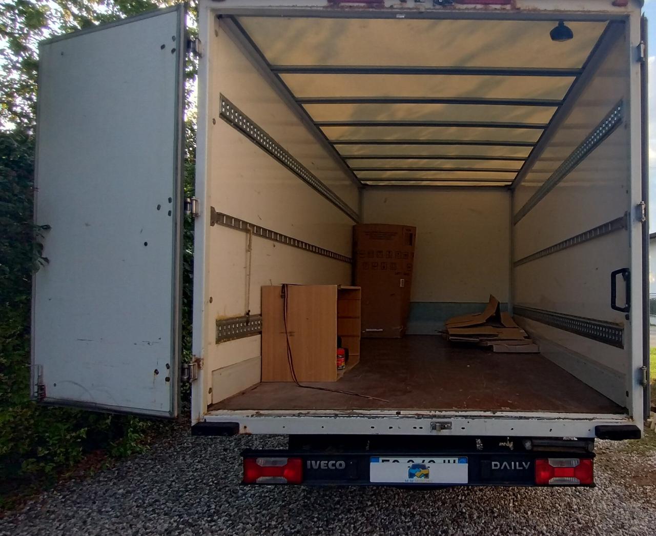 FURGONE IVECO DAILY CASSONATO