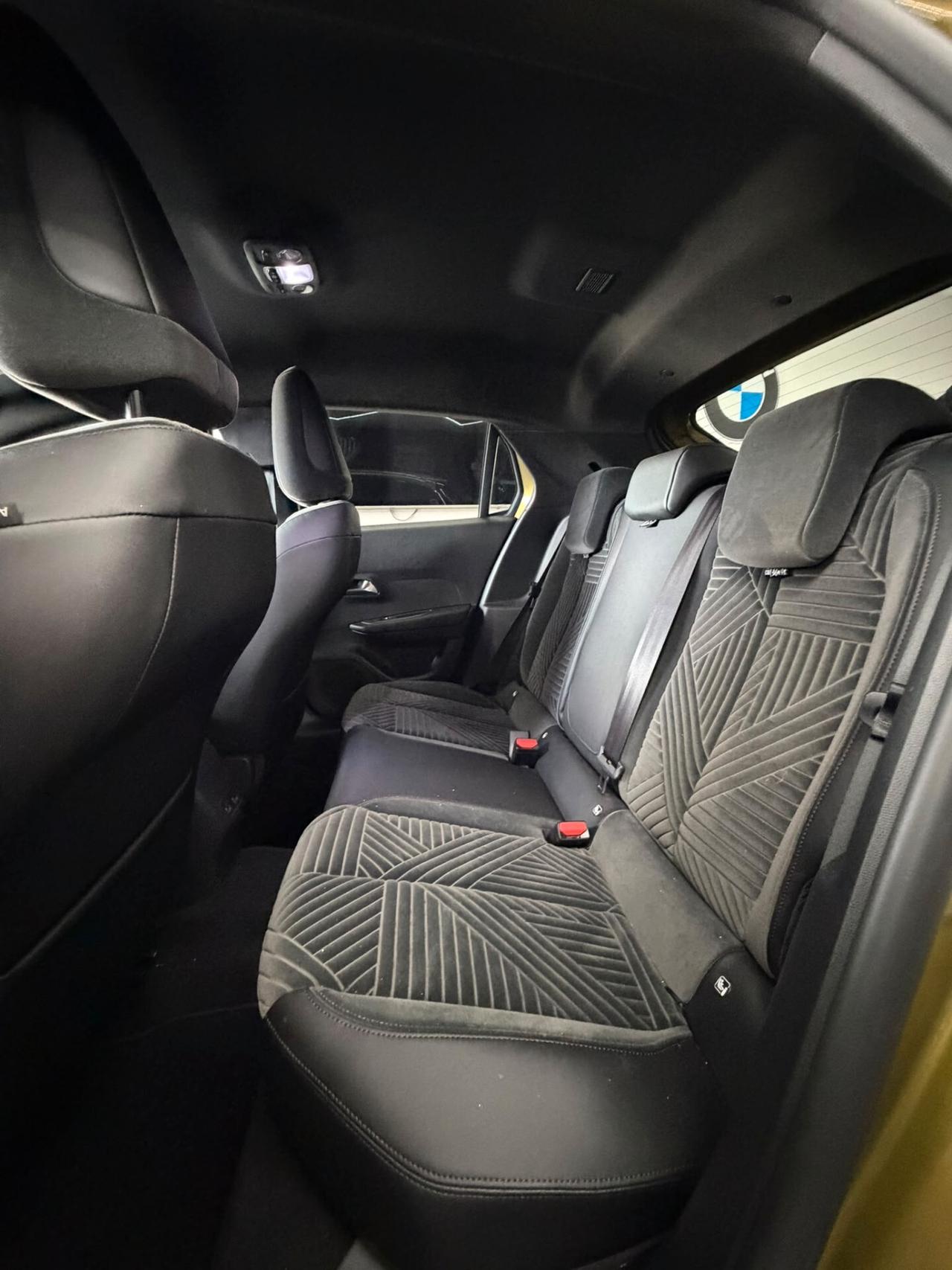 Lancia Ypsilon Hybrid e-DCT LX