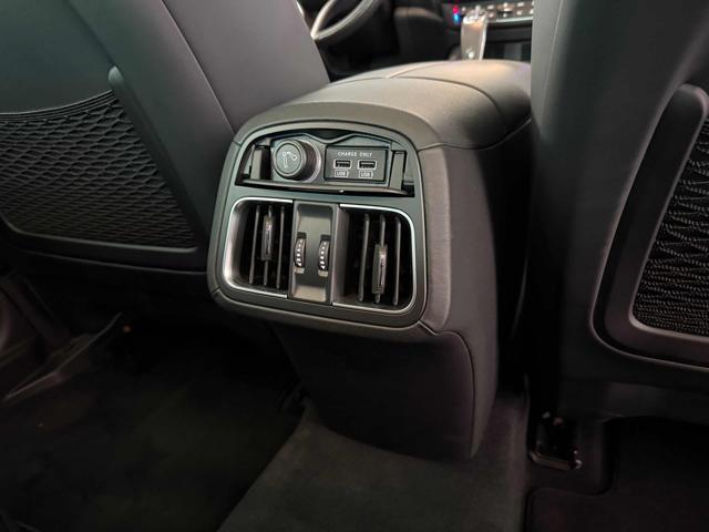 MASERATI Levante V6 Diesel 275 CV AWD Gransport Black Tetto,