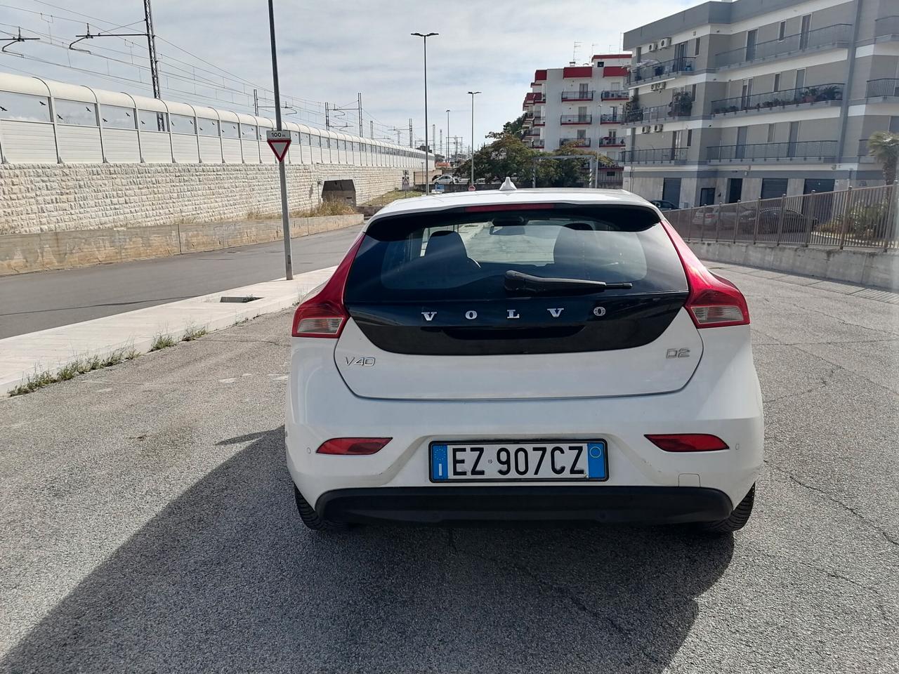 Volvo V40 D2 1.6 Momentum 115cv 2015