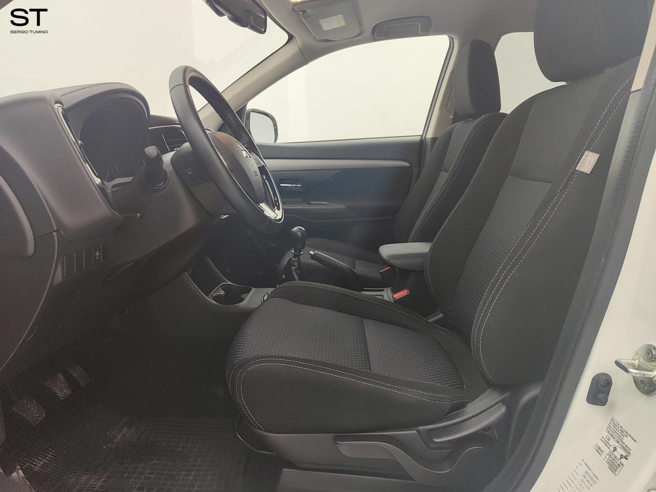 MITSUBISHI Outlander 3ª serie - Outlander 2.2 DI-D 4WD Instyle 7p.