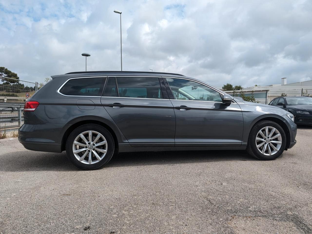 Volkswagen Passat 1.6 TDI SCR DSG Business BMT