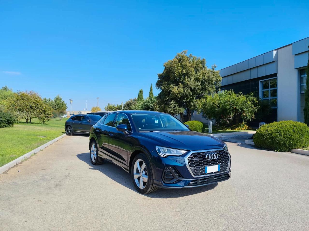 Audi Q3 35 TDI quattro Business Advanced
