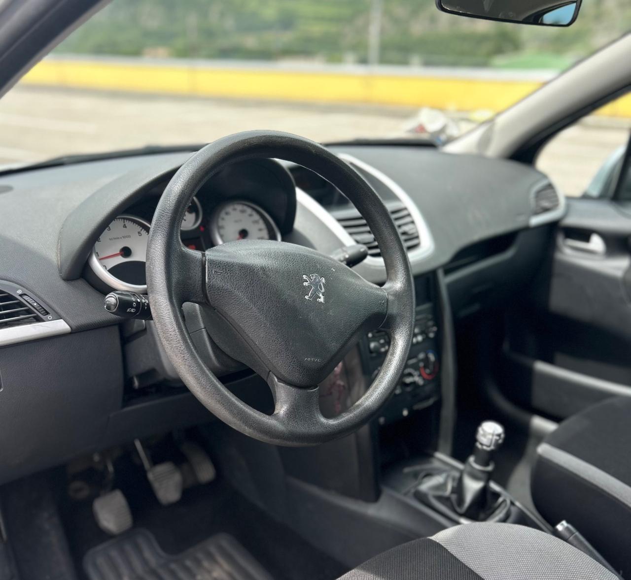 Peugeot 207 1.4 VTi 95CV 5p. Active XS Neopatentati