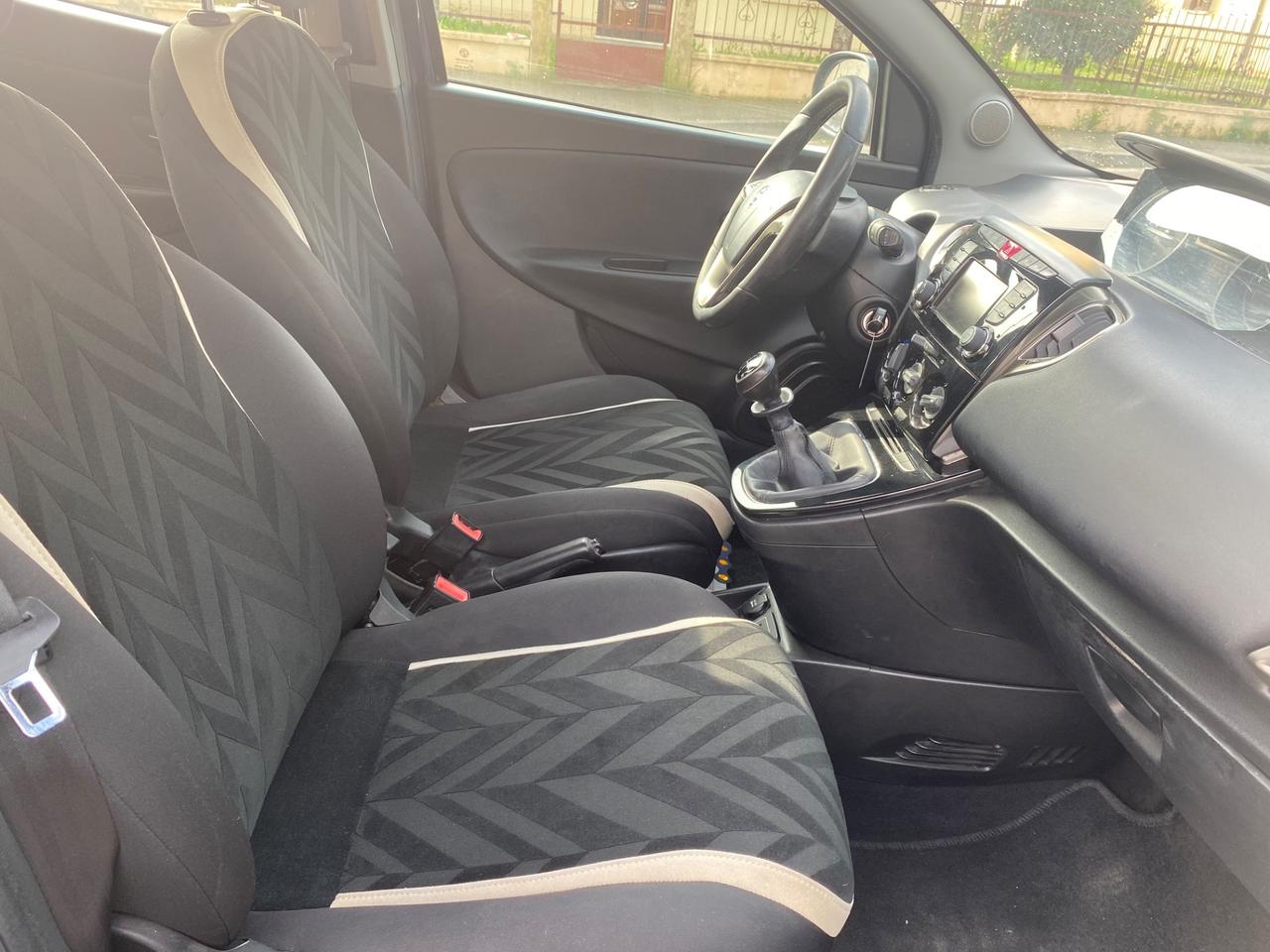 Lancia Ypsilon 1.2 69 CV 5 porte GPL Ecochic Opening Edition