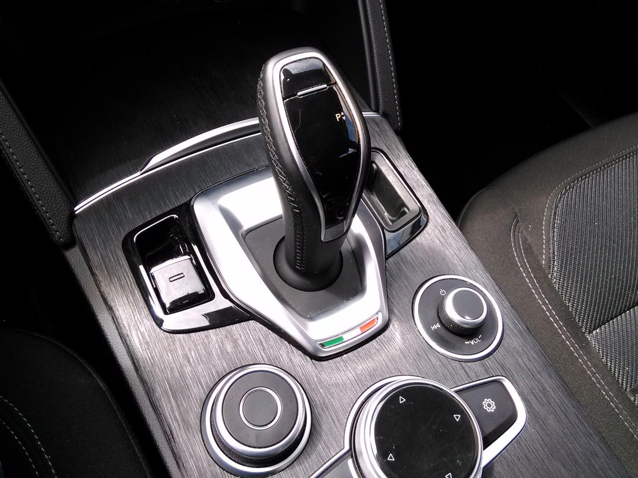 Alfa Romeo Stelvio 2.2 Turbodiesel 190 CV AT8 Q4 Business