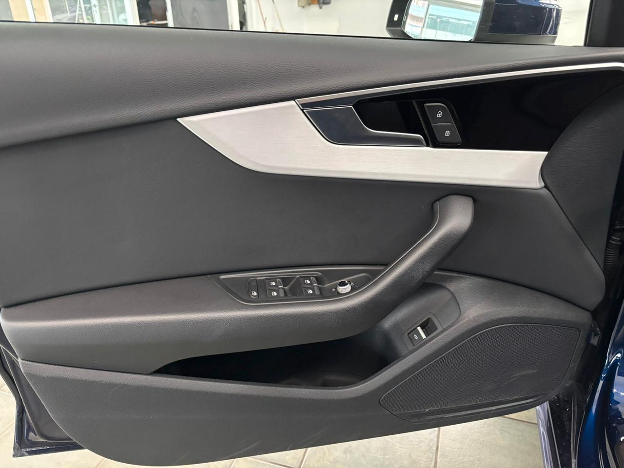 Audi A4 Avant 40 TDI quattro S tronic line edition