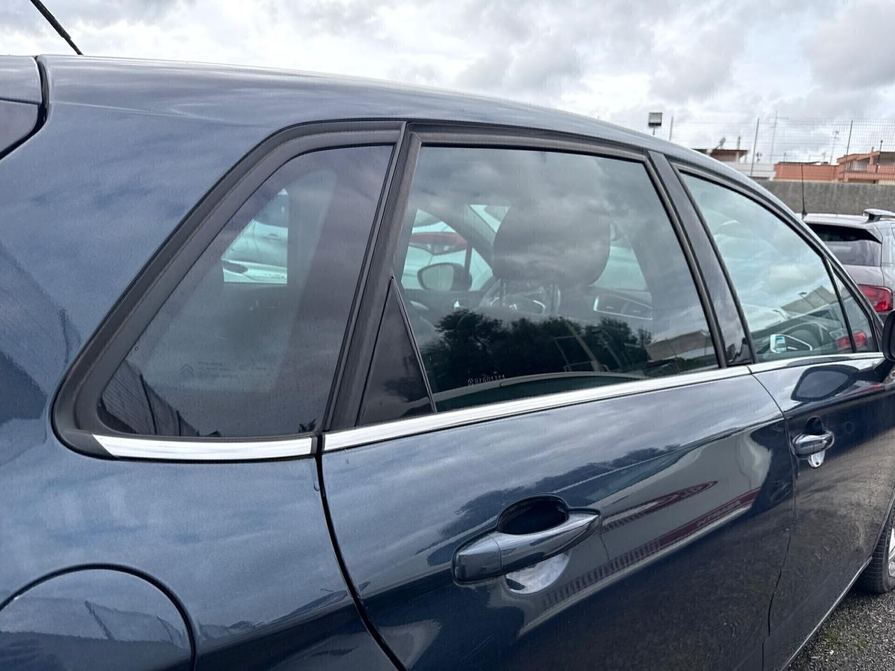 Citroen C4 1.6 e-HDi 110 airdream Exclusive,Climatronic,sensori di parcheggio,Pelle,ecc.