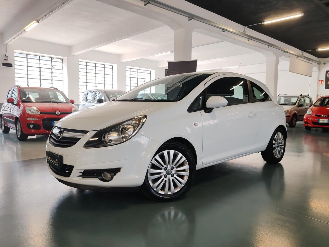 Opel Corsa 1.2 3 porte Club