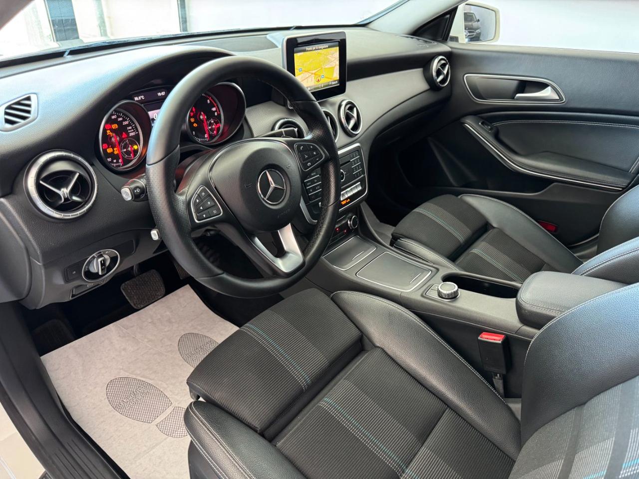 Mercedes CLA Shooting Brake 180 d SW Sport edition auto Uniprop