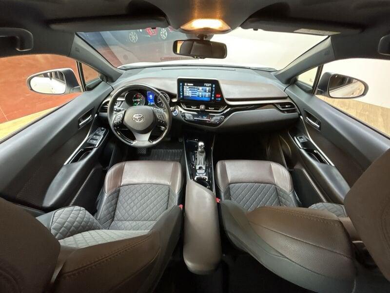 Toyota C-HR 1.8 Hybrid Lounge ECVT 2WD