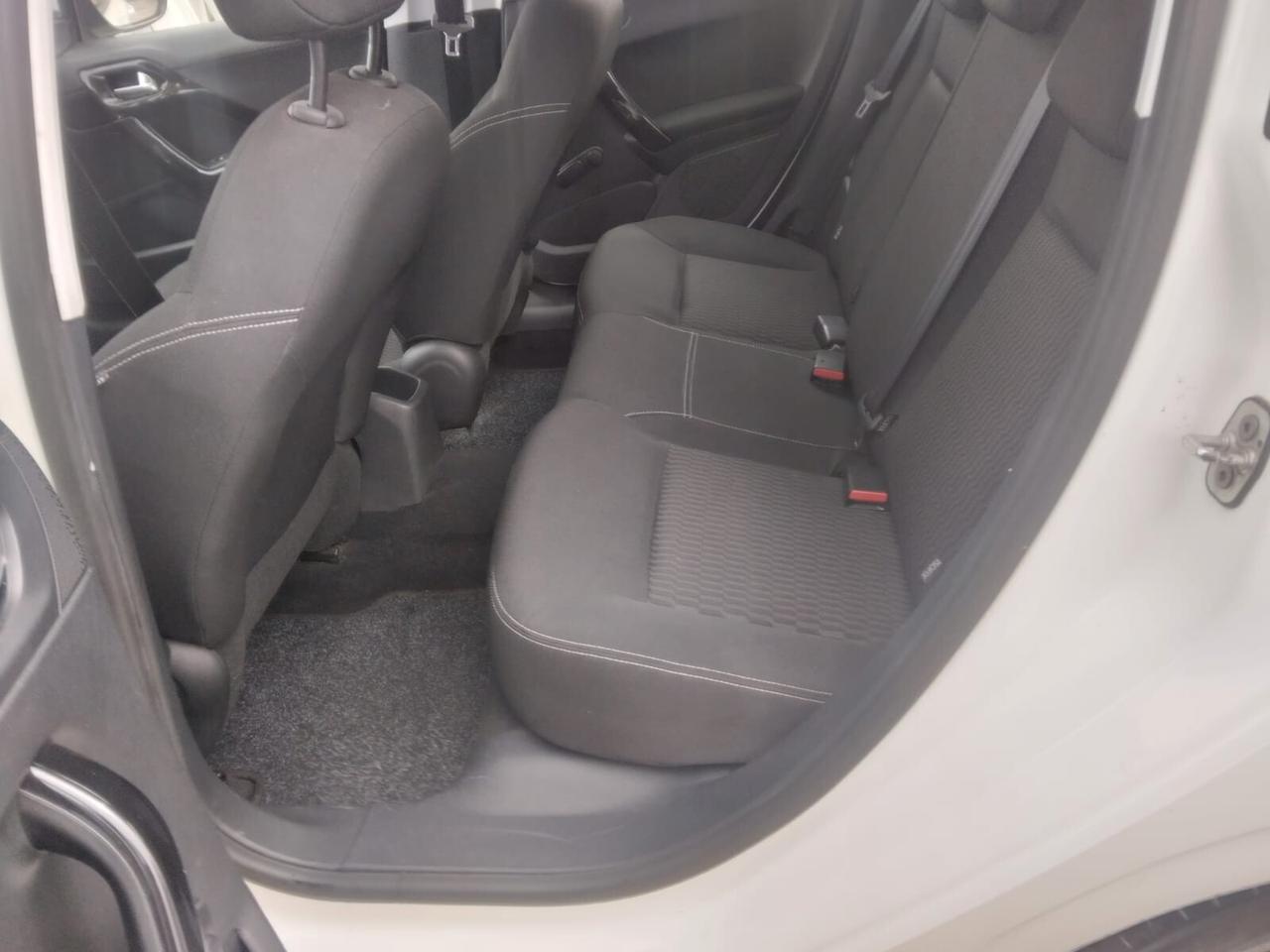 Peugeot 208 1.2 benzina Allure 2015