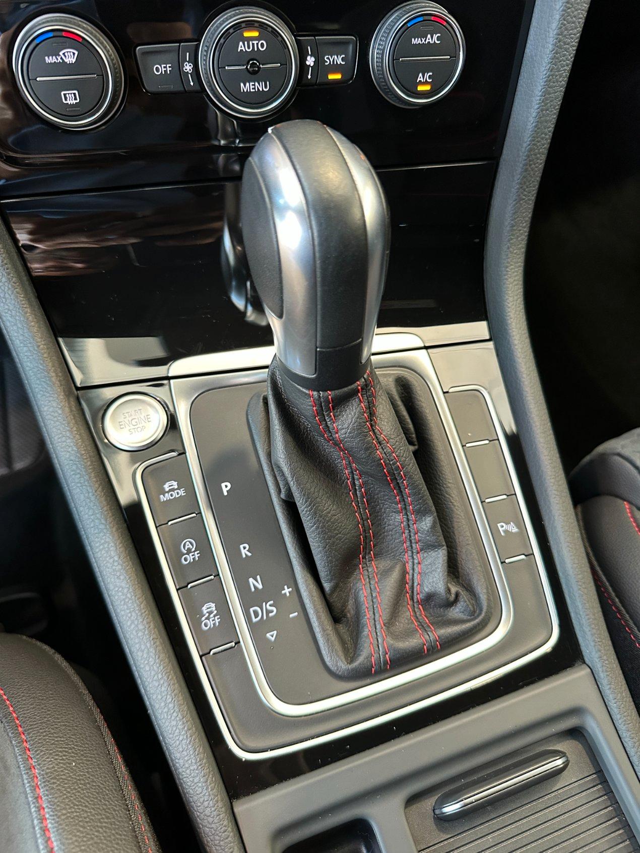 Volkswagen Golf GTI 2.0 tsi Performance DSG-19"-Camera-Keyless-Carplay