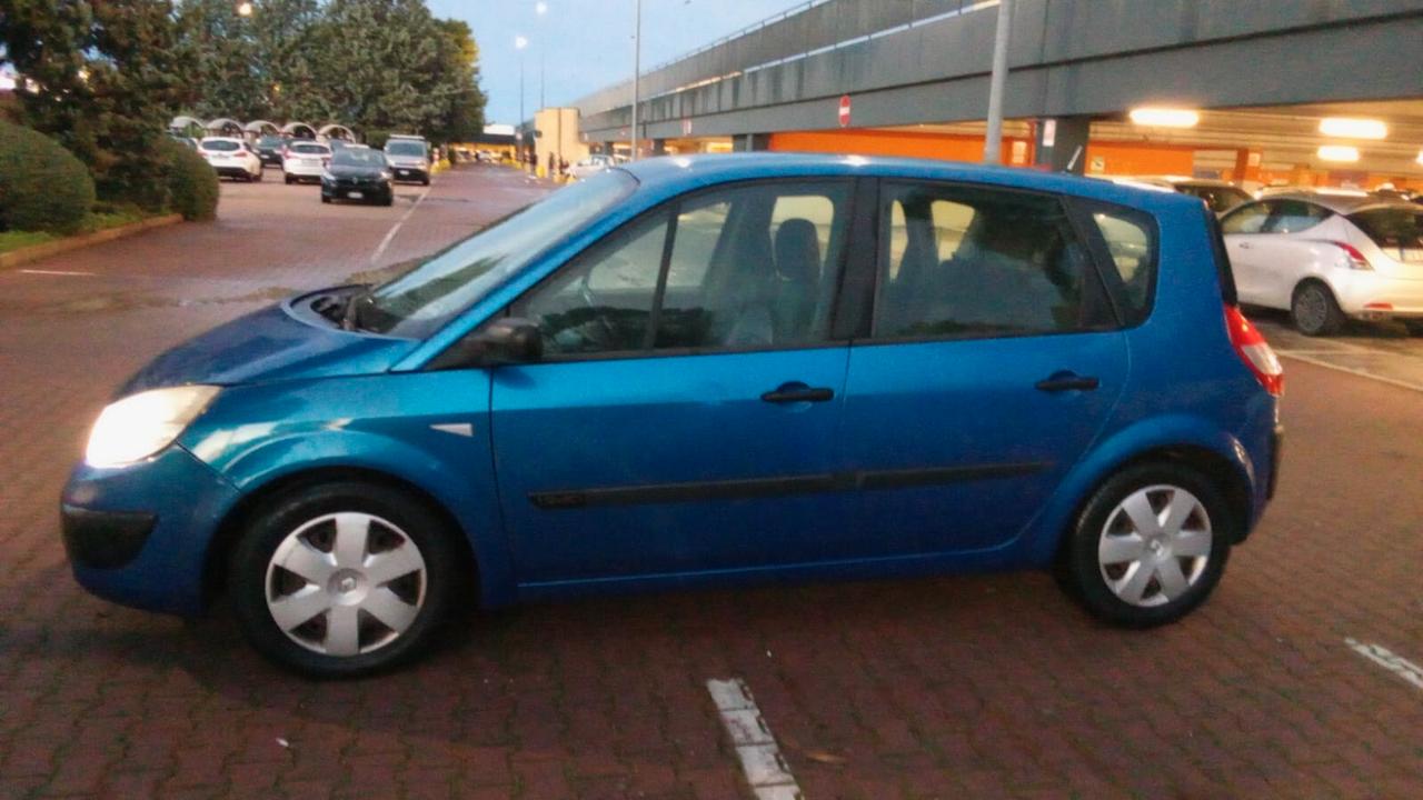 Renault Scenic Scénic 1.9 dCi/130CV Dynamique