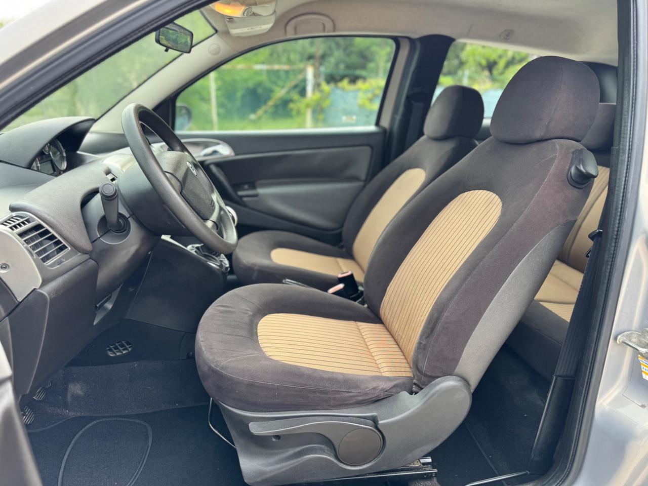 Lancia Ypsilon 1.3 MJT 90 CV ORO