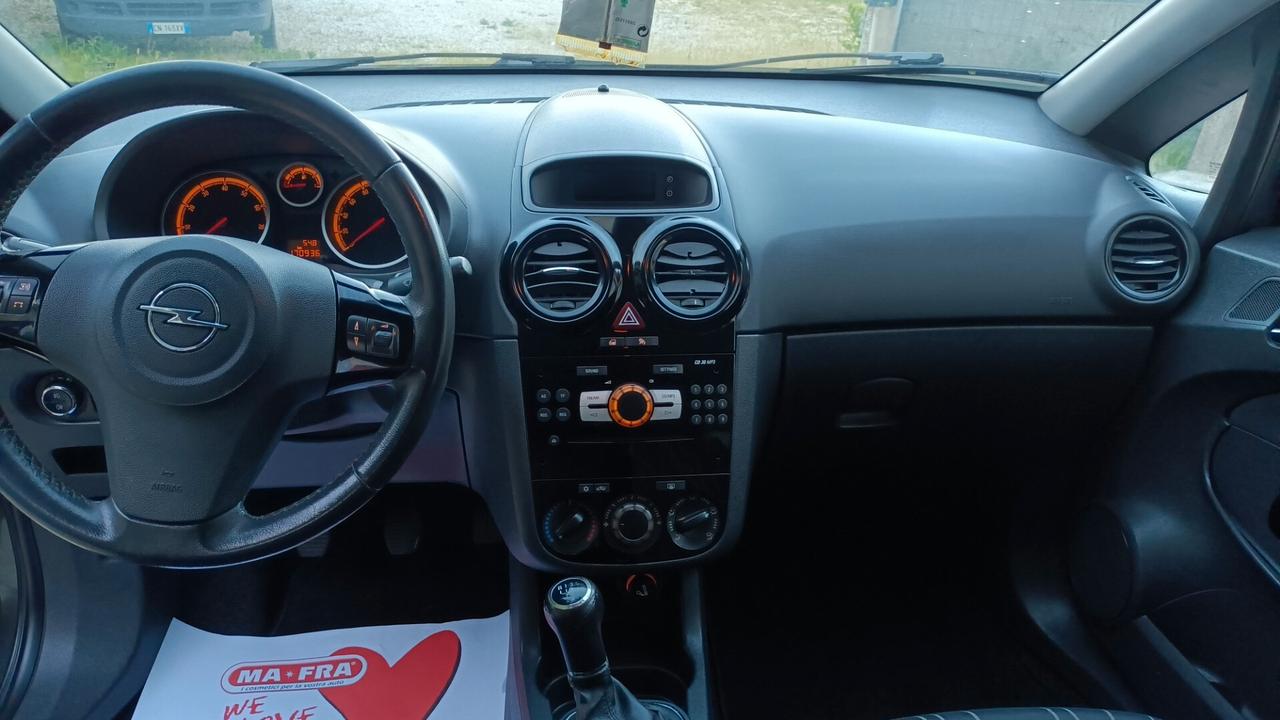 Opel Corsa 1.2 benzina GPL anno 2010 chilometri 170.000