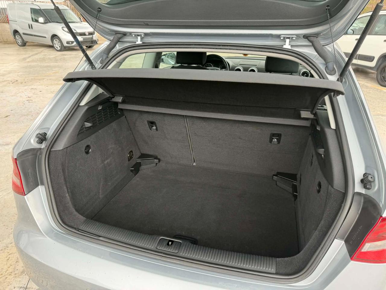Audi A3 1.6 TDI 110 CV -3 PORTE- LEGGI NOTE