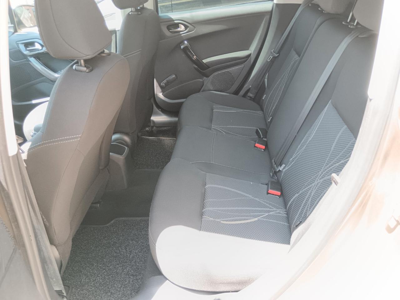 Peugeot 208 1.4 HDi 68CV 5P NEOPATENTATI