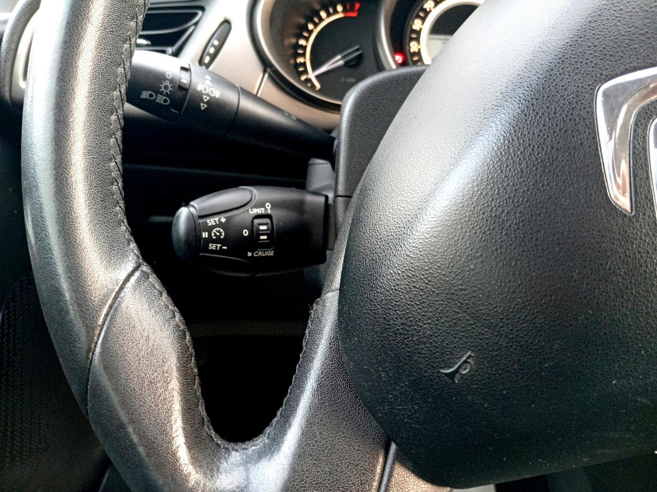 C3 1.2 benzina 82cv Live Edition