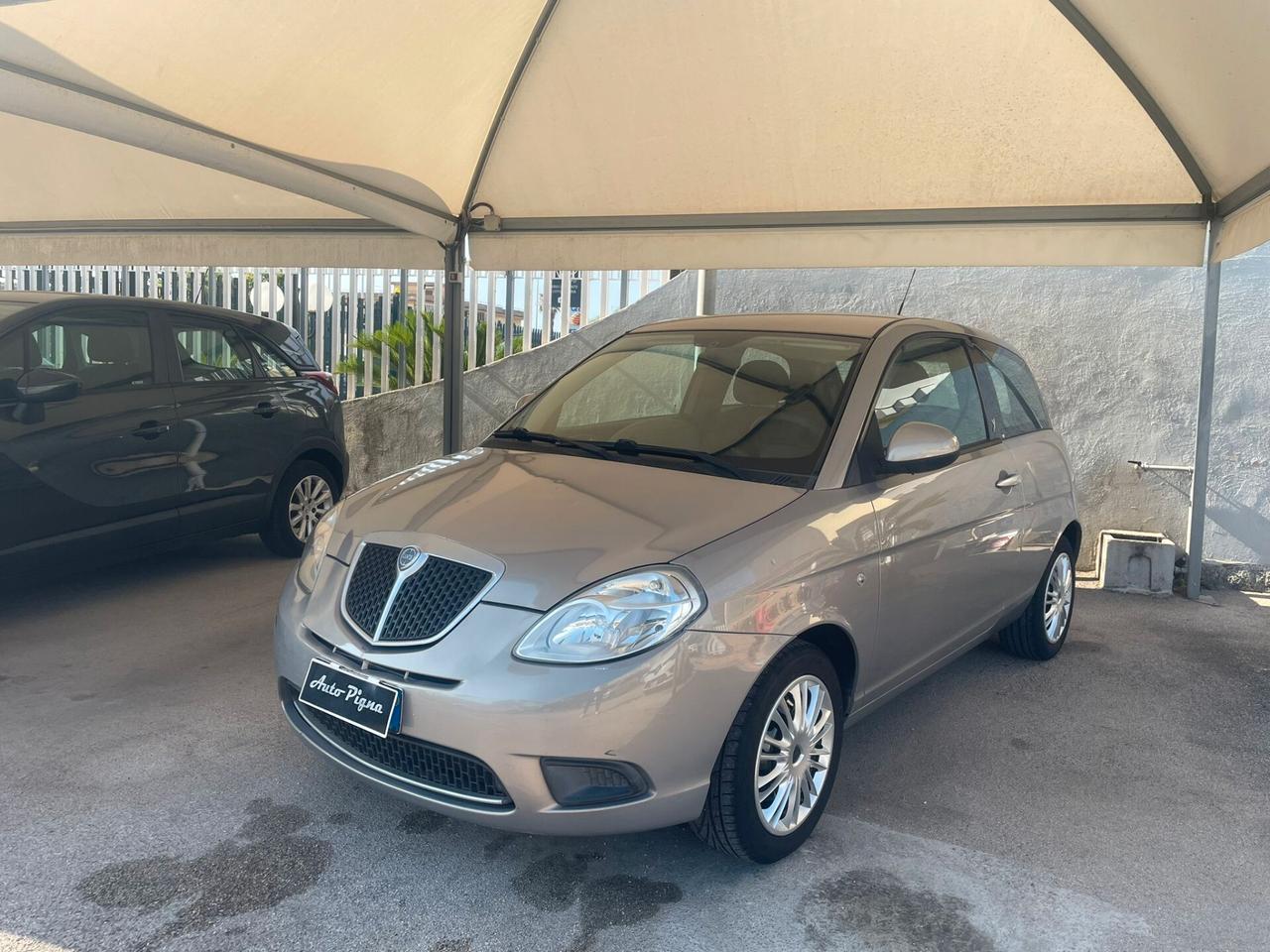 Lancia Ypsilon 1.2 Versus