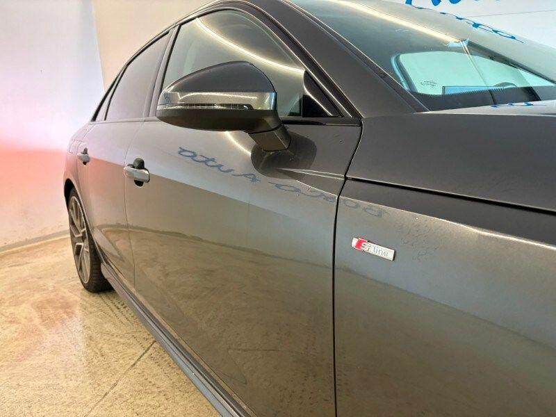 AUDI A4 40 TDI quattro S tronic S line edition