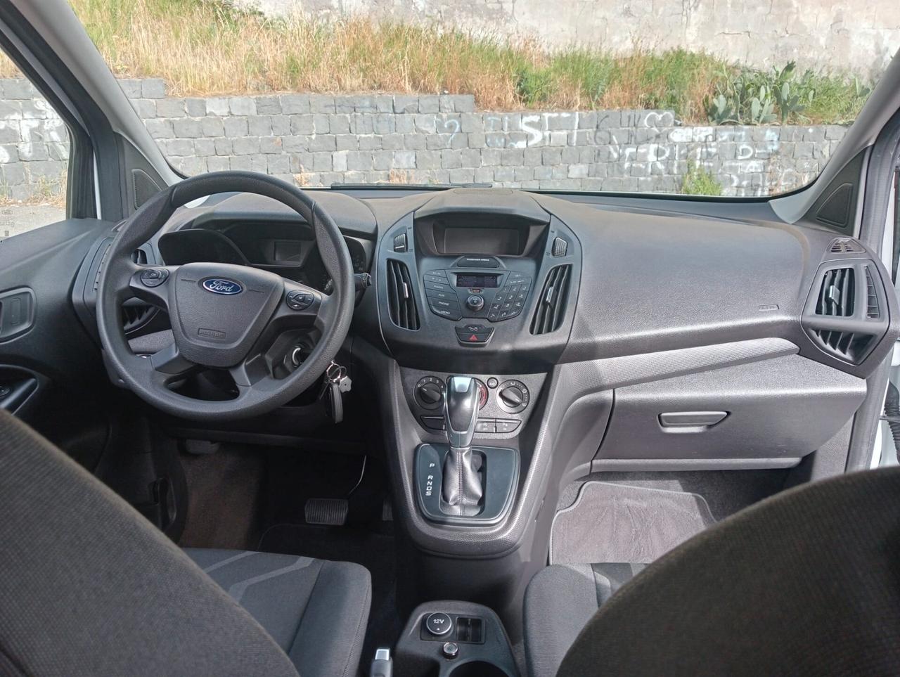 Ford Tourneo Connect Pianale ribassato con rampa disabili in carrozzina