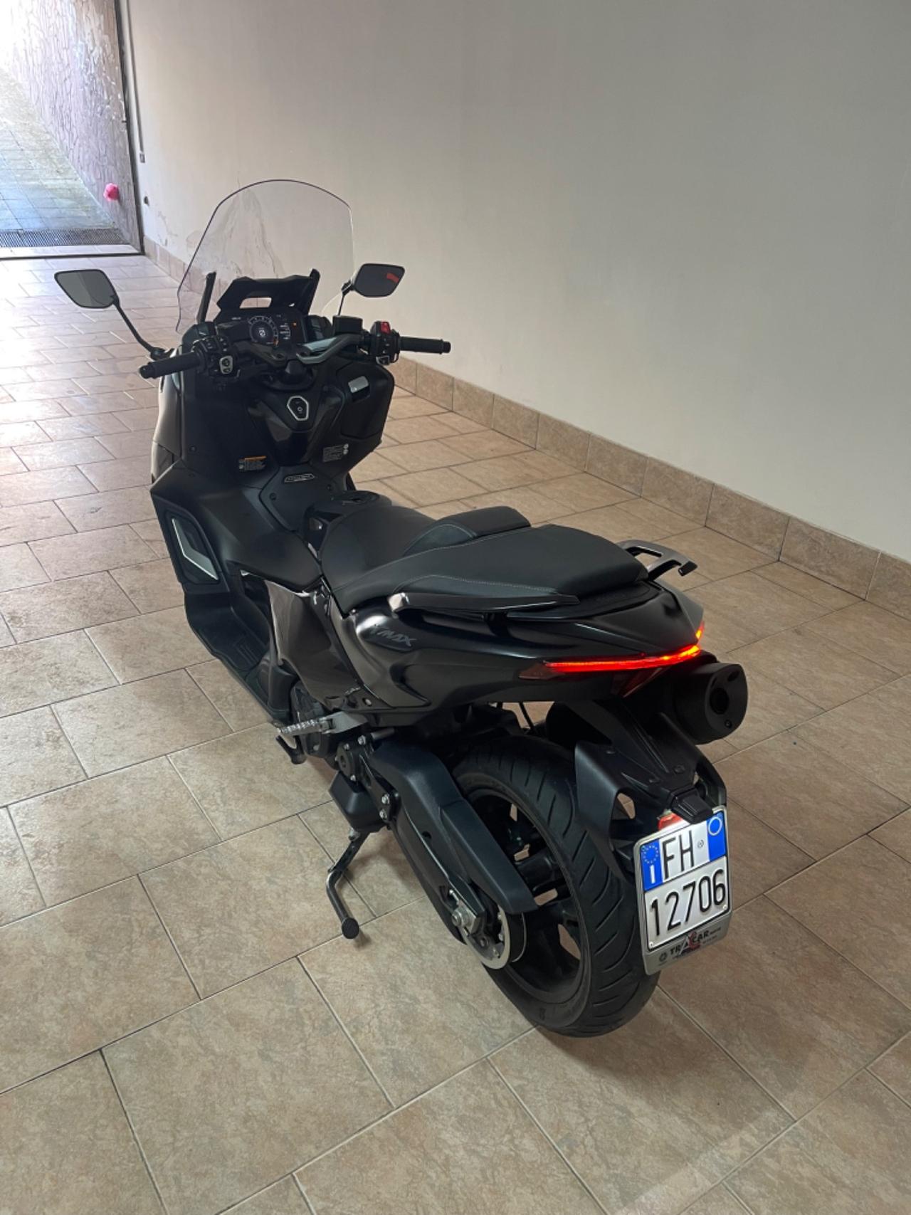 Yamaha TMAX 560 TECH-MAX