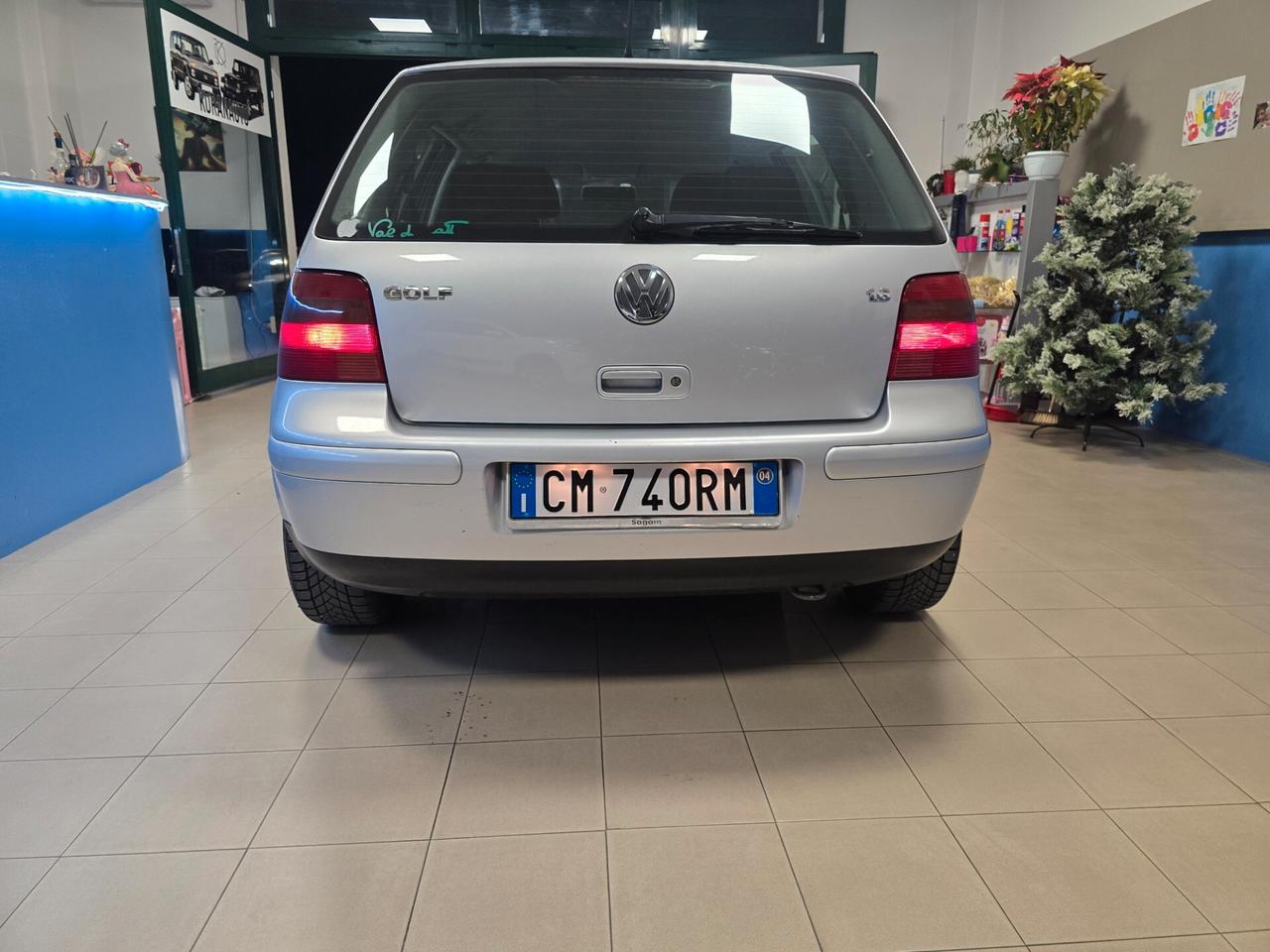 Volkswagen Golf 1.6 16V FSI 3p. Comfortline