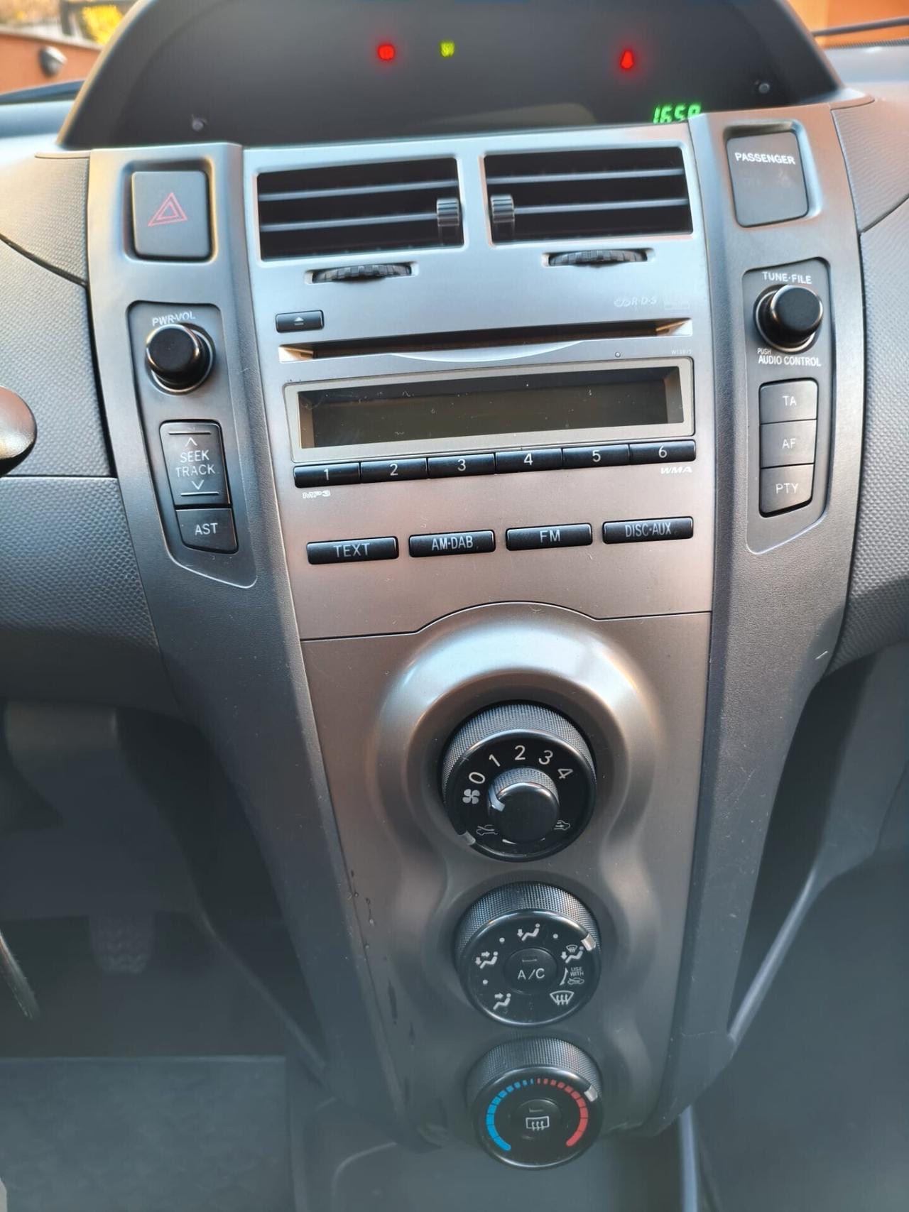 Toyota Yaris 1.3 - 5 porte