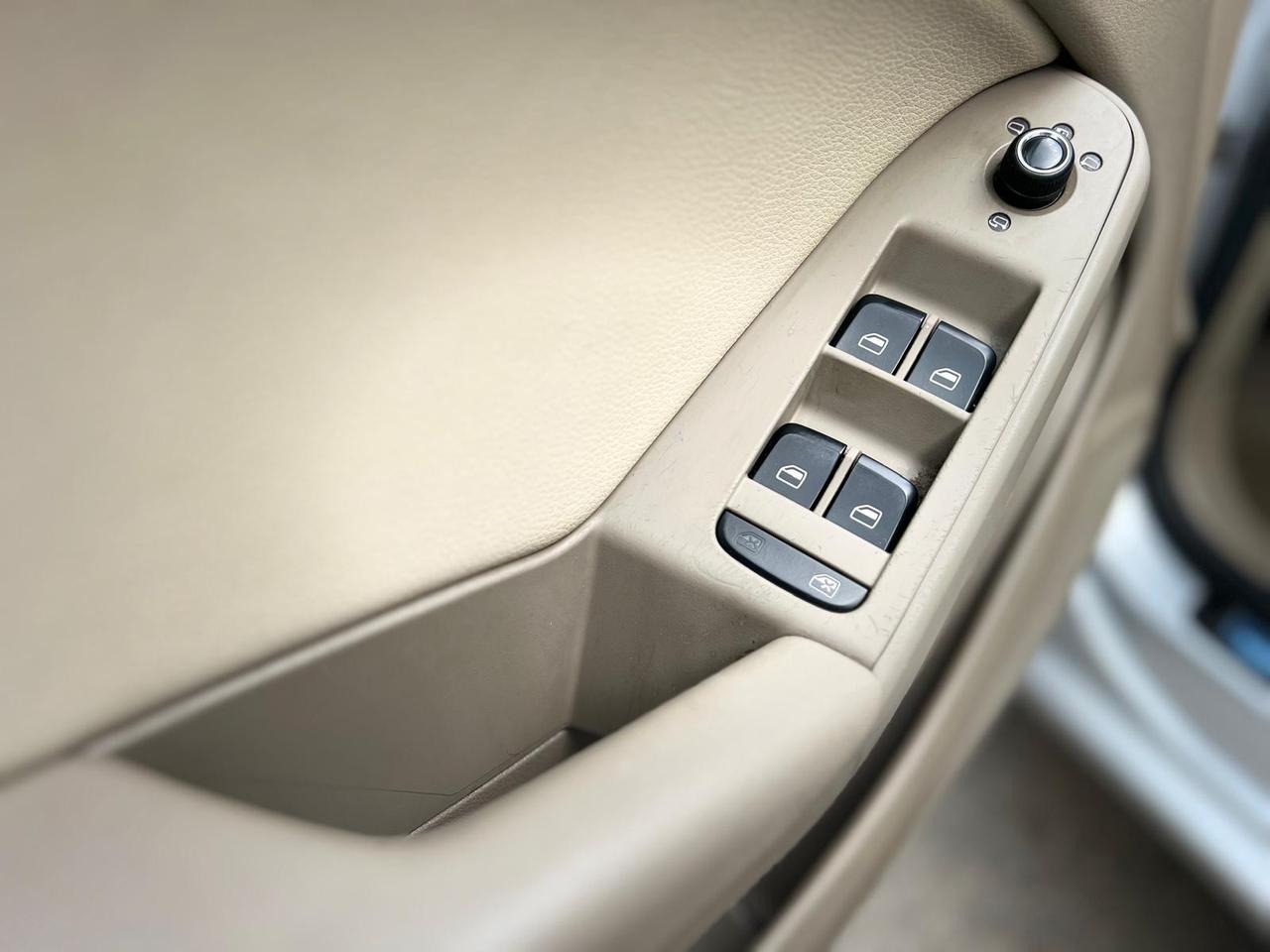 Audi A4 Avant 2.0 TDI 143CV cambio automatico Unico Prop