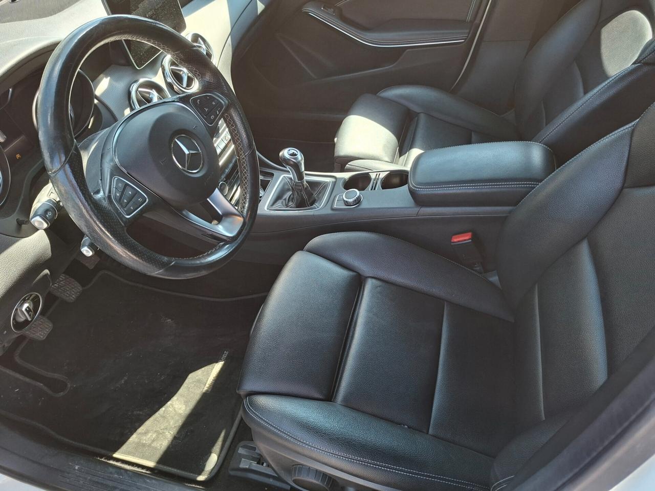 Mercedes-benz GLA 200 180 d Premium