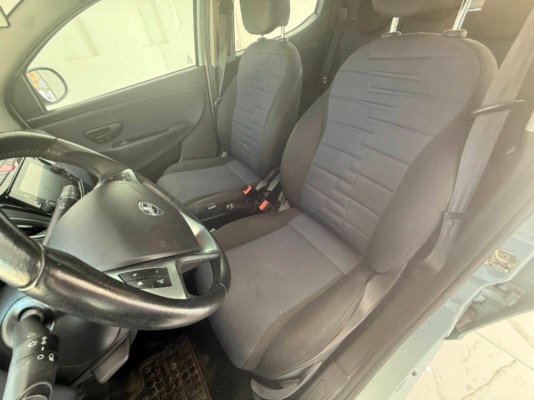 Lancia Ypsilon III LACIA YPSILON 1.0 firefly hybrid Gold s&s 70cv 5p.ti