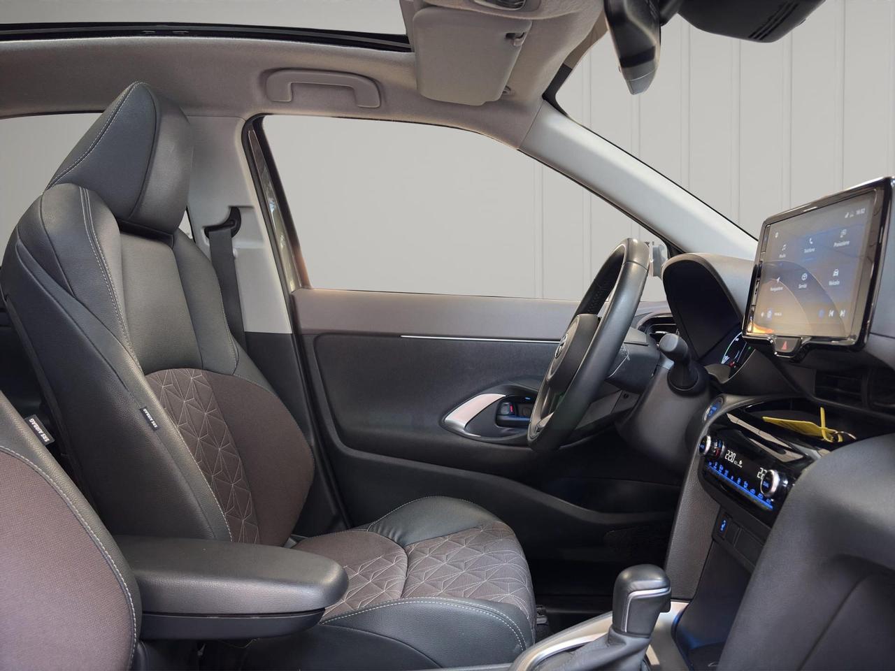 Toyota Yaris Cross 1.5h Lounge fwd 116cv e-cvt