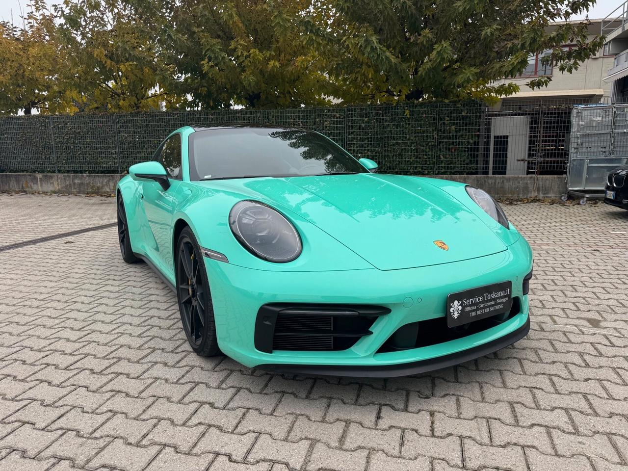 Porsche 911 Carrera 4 GTS