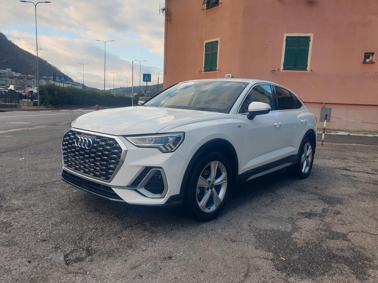 Audi Q3 SPB 35 TFSI S tronic line