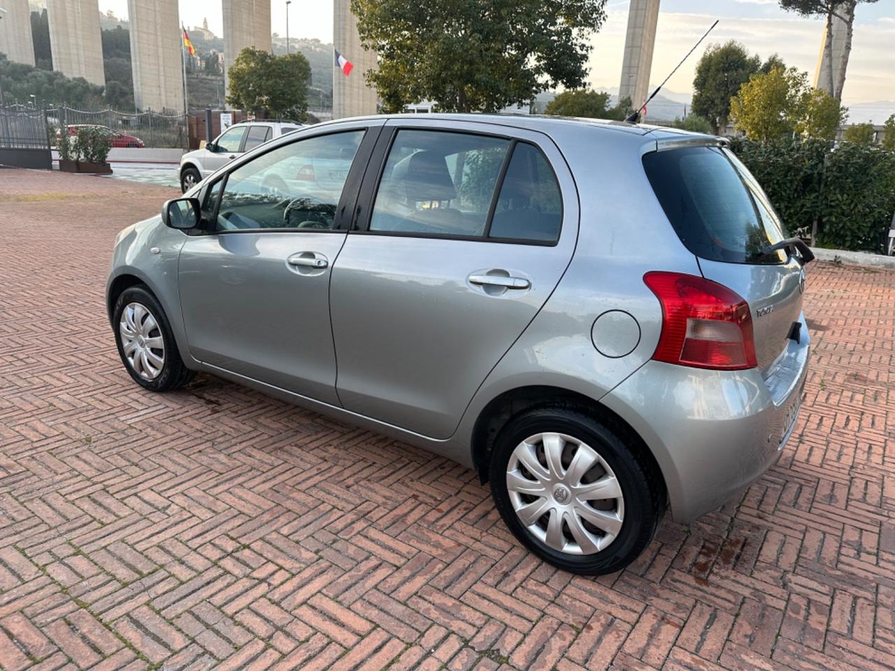 Toyota Yaris 1.3 5 porte