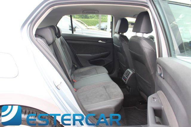 VOLKSWAGEN Golf 8 2.0 TDI 150CV DSG Style