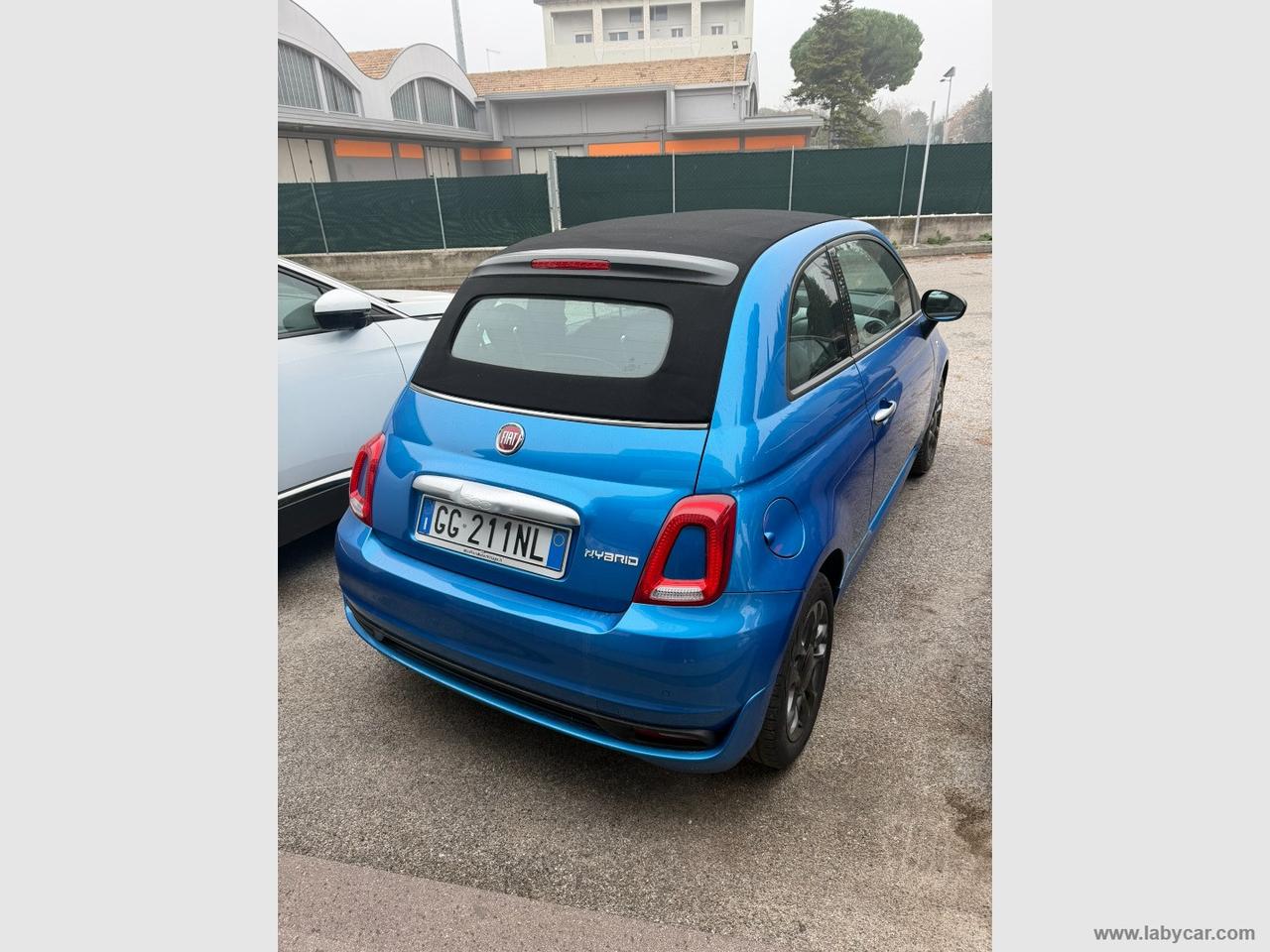 FIAT 500 C 1.0 Hybrid Sport