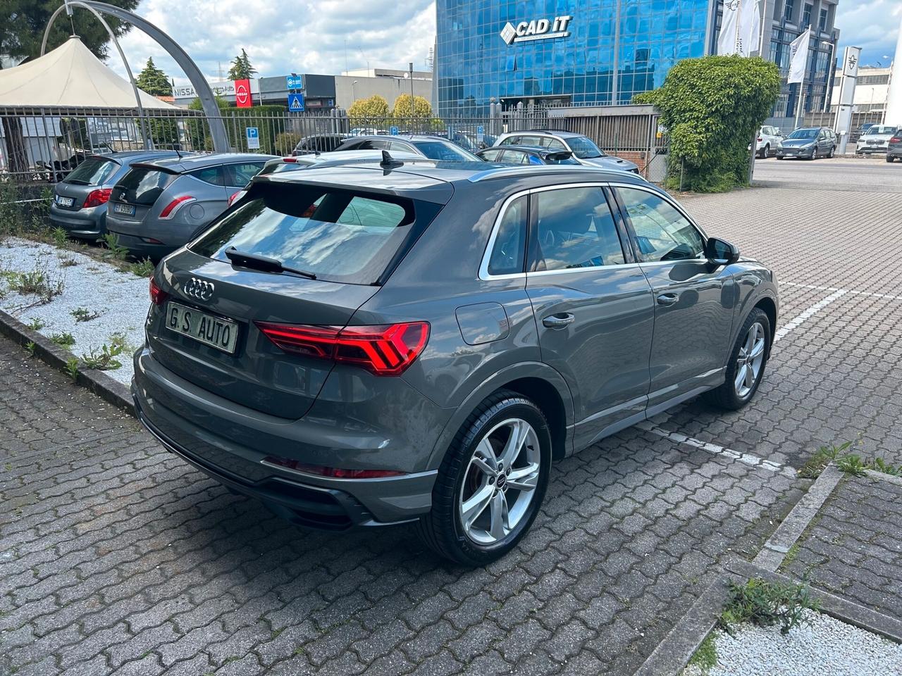 Audi Q3 35 1.5 tfsi mhev S line edition s-tronic