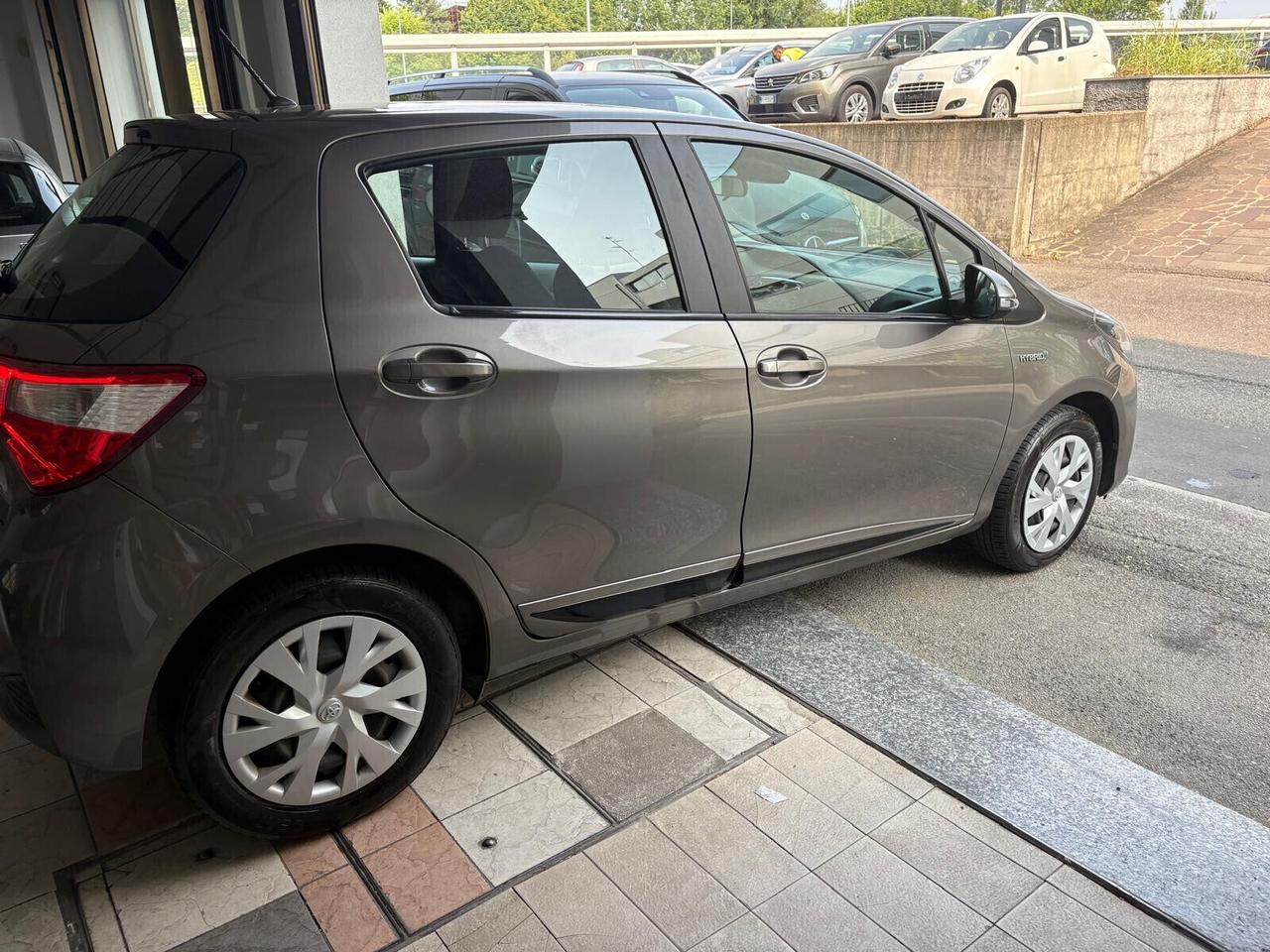 Toyota Yaris 1.5 Hybrid 5 porte Cool