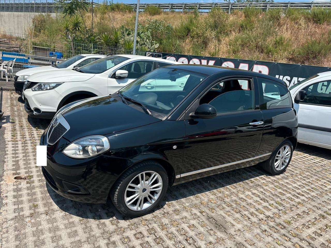 Lancia Ypsilon 1.2 69 CV Unyca-11/2011