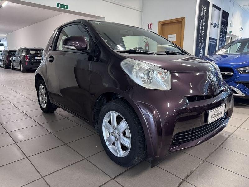 Toyota iQ iQ 1.0 cvt (multidrive)