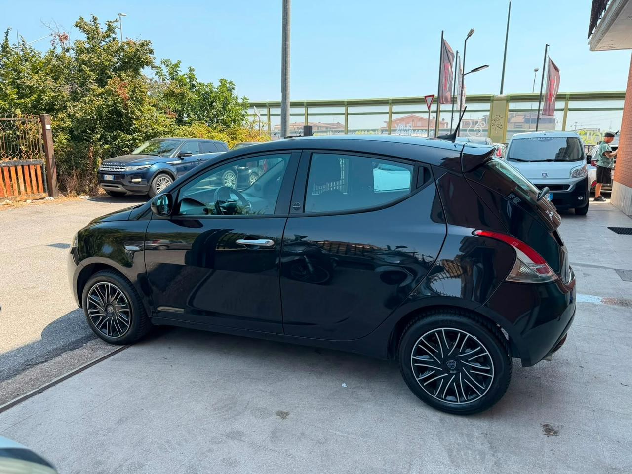 Lancia Ypsilon 1.0 FireFly 5 porte S&S Hybrid Ecochic Gold