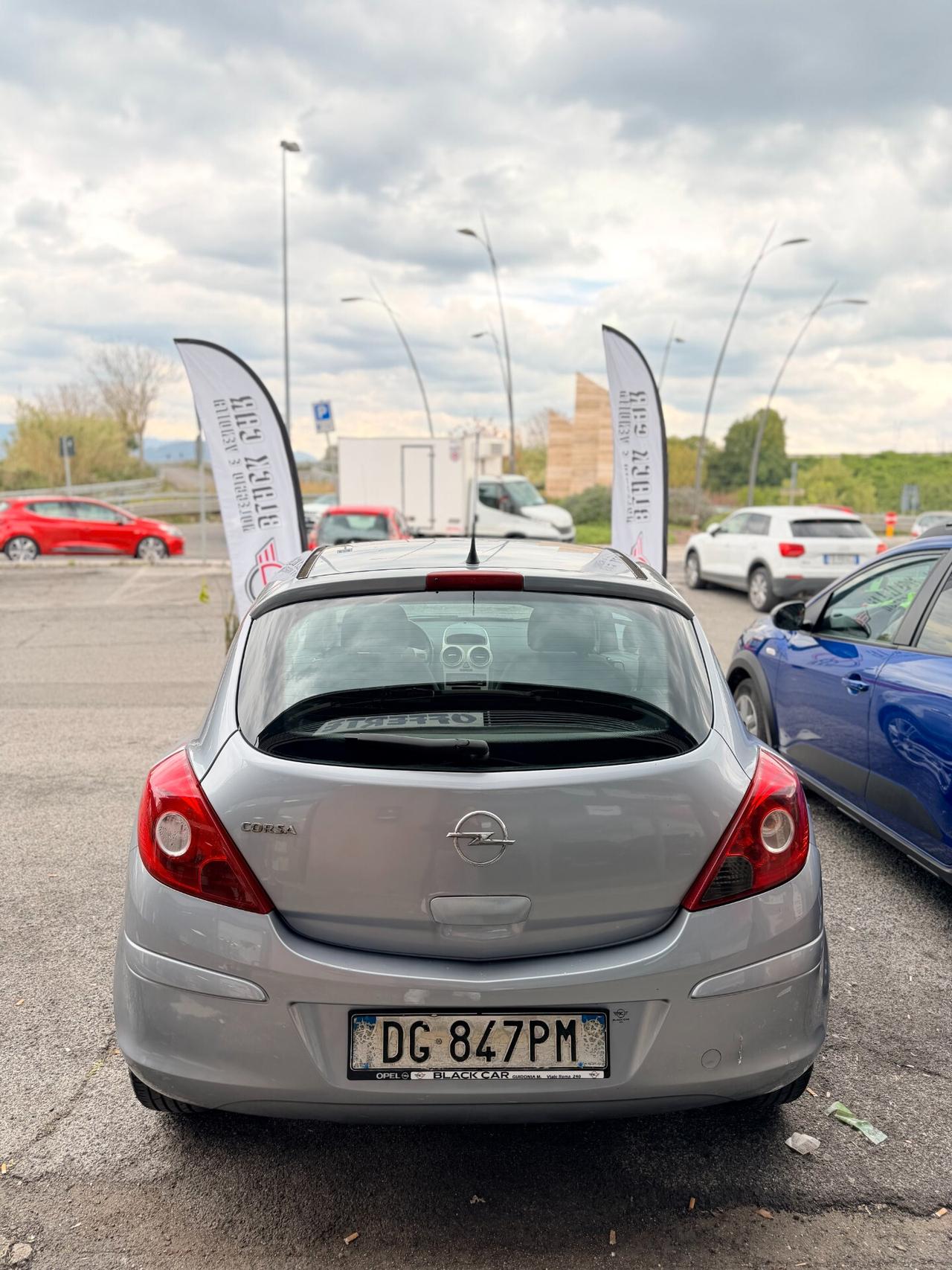 Opel Corsa 1.2 3 porte Club