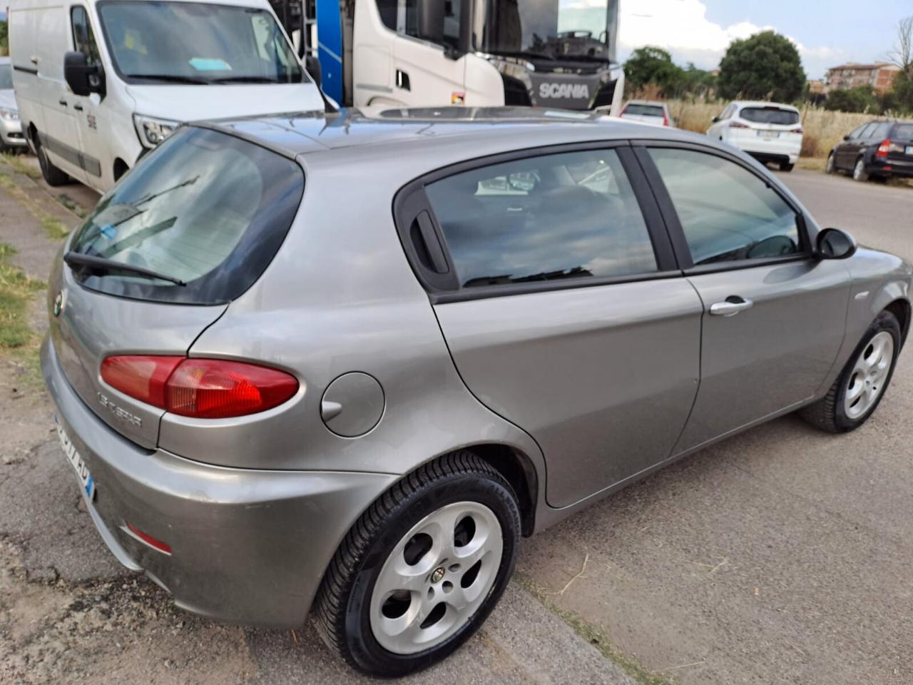 Alfa Romeo 147 1.6 benzina - 5 porte