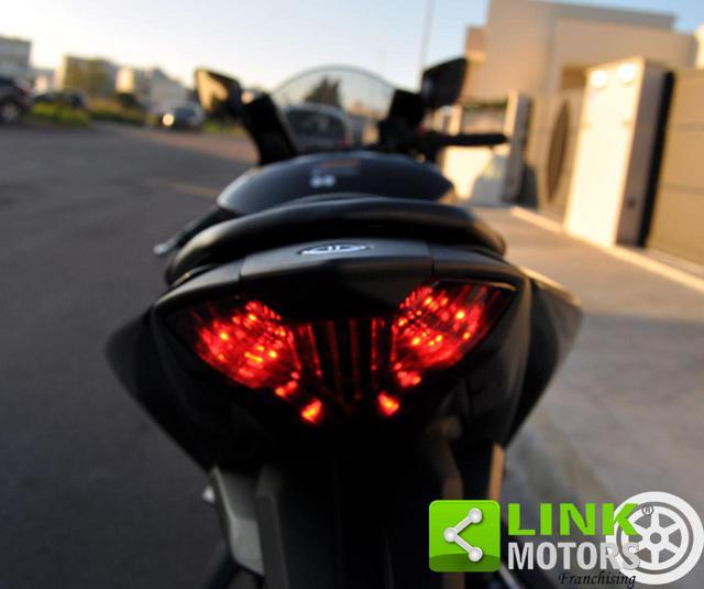 YAMAHA YZF R3 Pari al Nuovo