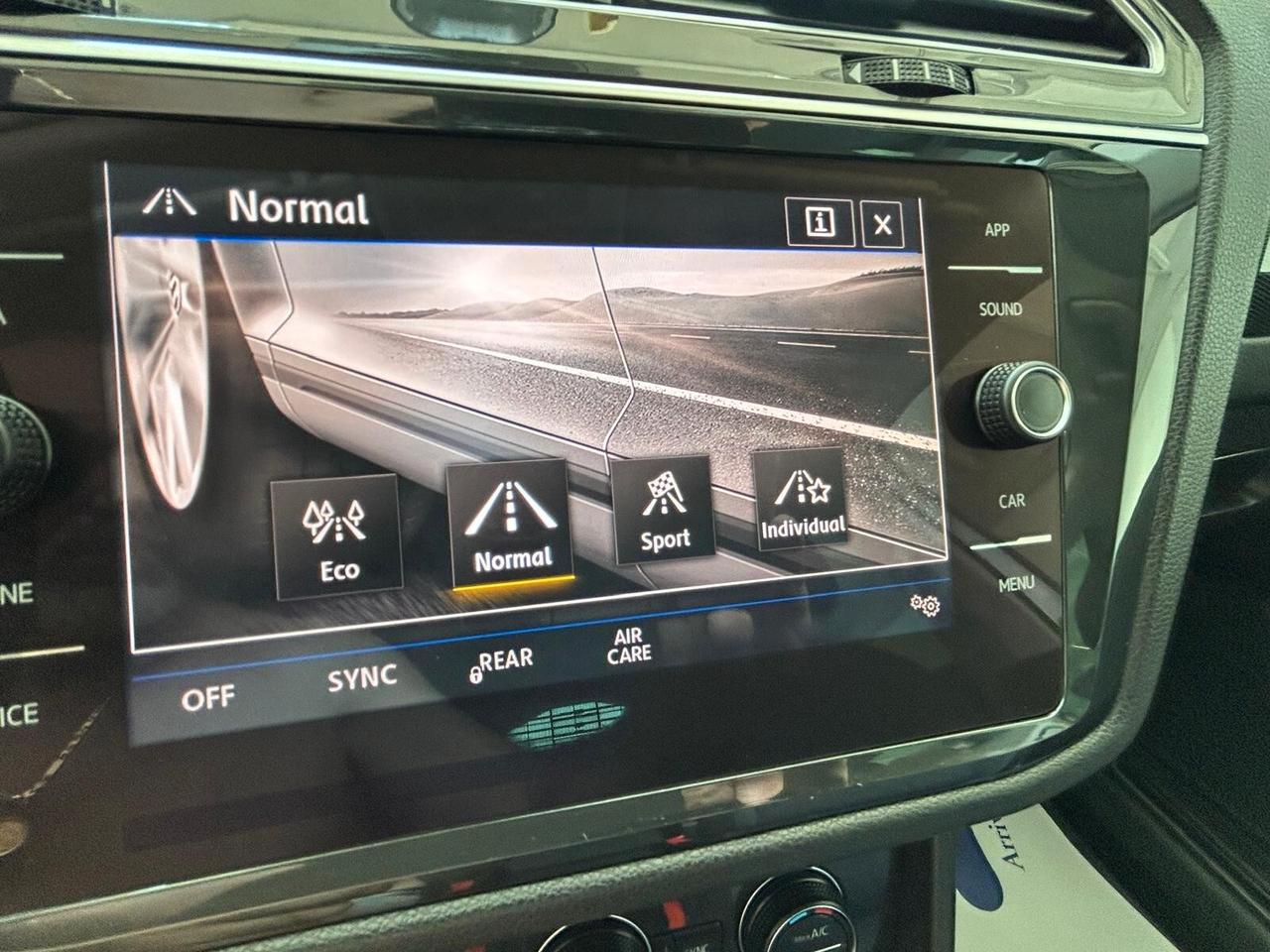 Volkswagen Tiguan 2.0 TDI SCR DSG 4MOTION R-LINE