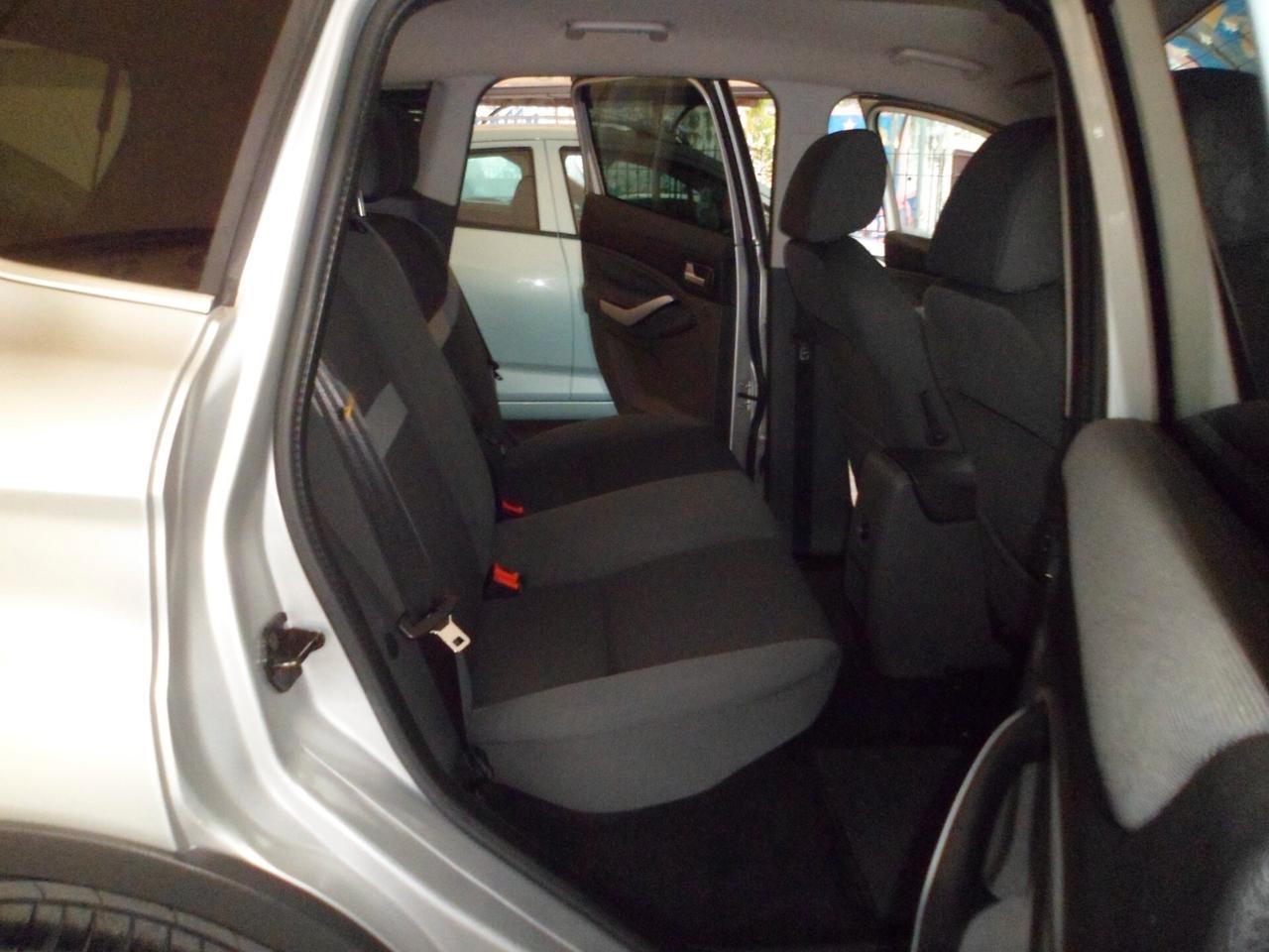 Ford Kuga 2.0 TDCi 136 CV 2WD Titanium 10