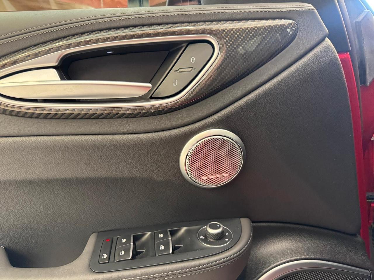 Alfa Romeo Giulia 2.9 V6 Bi-Turbo Quadrifoglio solo 6.000km